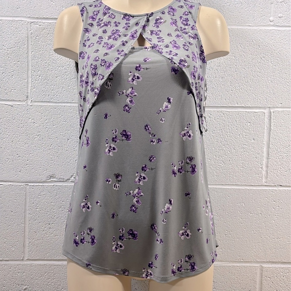Lily Morgan’s sleeveless grey and purple floral top